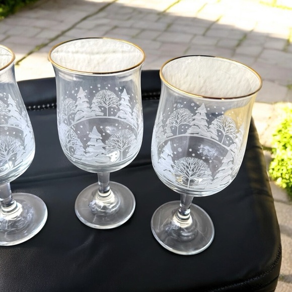 Vintage Libbey Arby's Winter Wonderland Wine Glasses Set of 4 - Picture 3 of 5